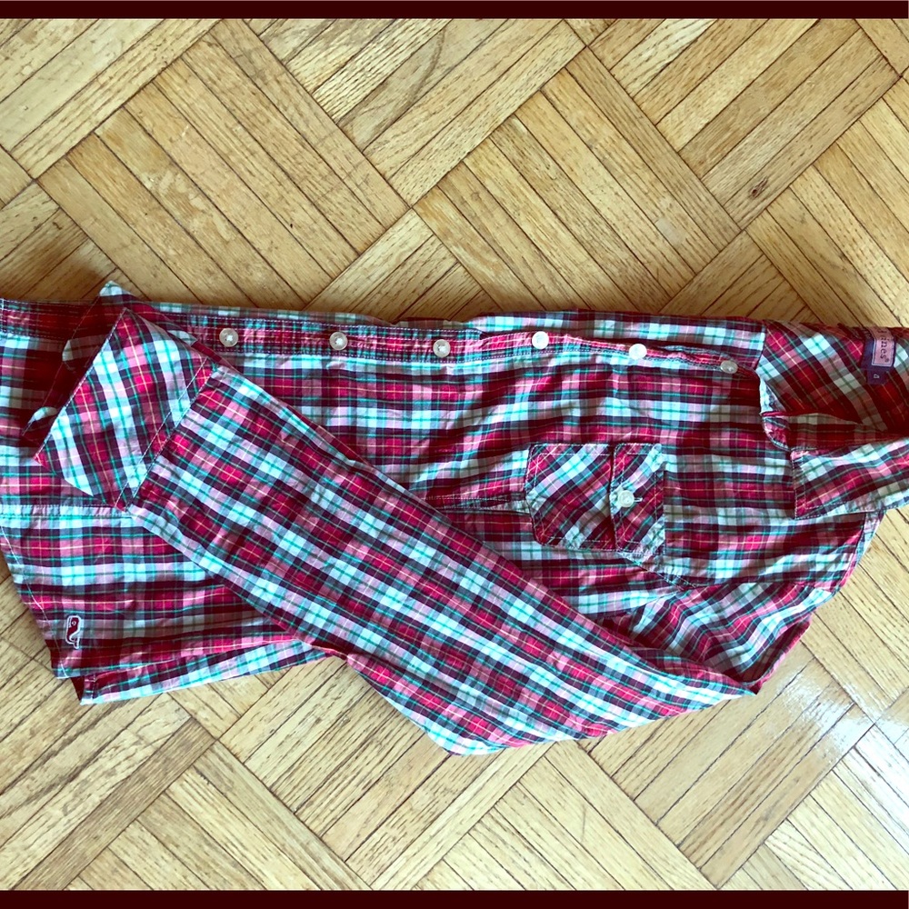 Vineyard vines button down!
